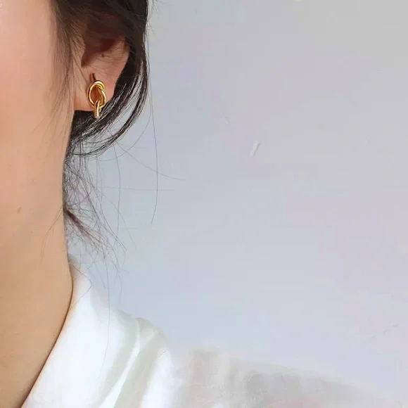 “Tie the Knot” Pretzel Twist Minimalist Gold Stud Dainty Bridesmaid/Gift Earring - Picture 7 of 9